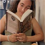 Soy una estudiante de la carrera de historia y podria impartir clases a niños de la primaria o de la ESO, presencialmente o online